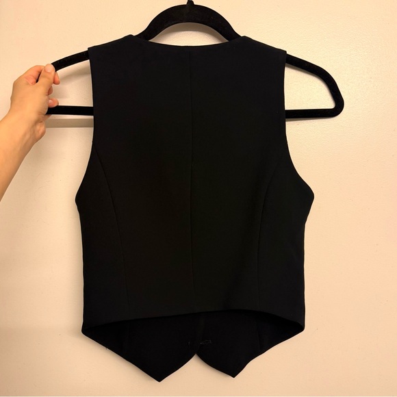 Aritzia Black Button-Up Vest Top - Picture 4 of 4
